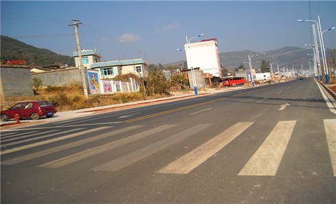 祿勸昆祿路濱水區段道路